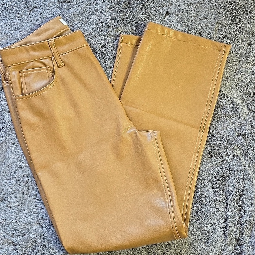 A&F • The 90s Straight Ultra High Rise Vegan Leather caramel Pant • 29 8 short